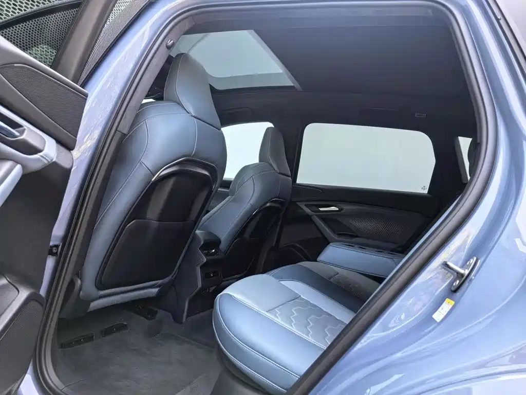 Audi Q6L E-Tron 2025 — фото 8