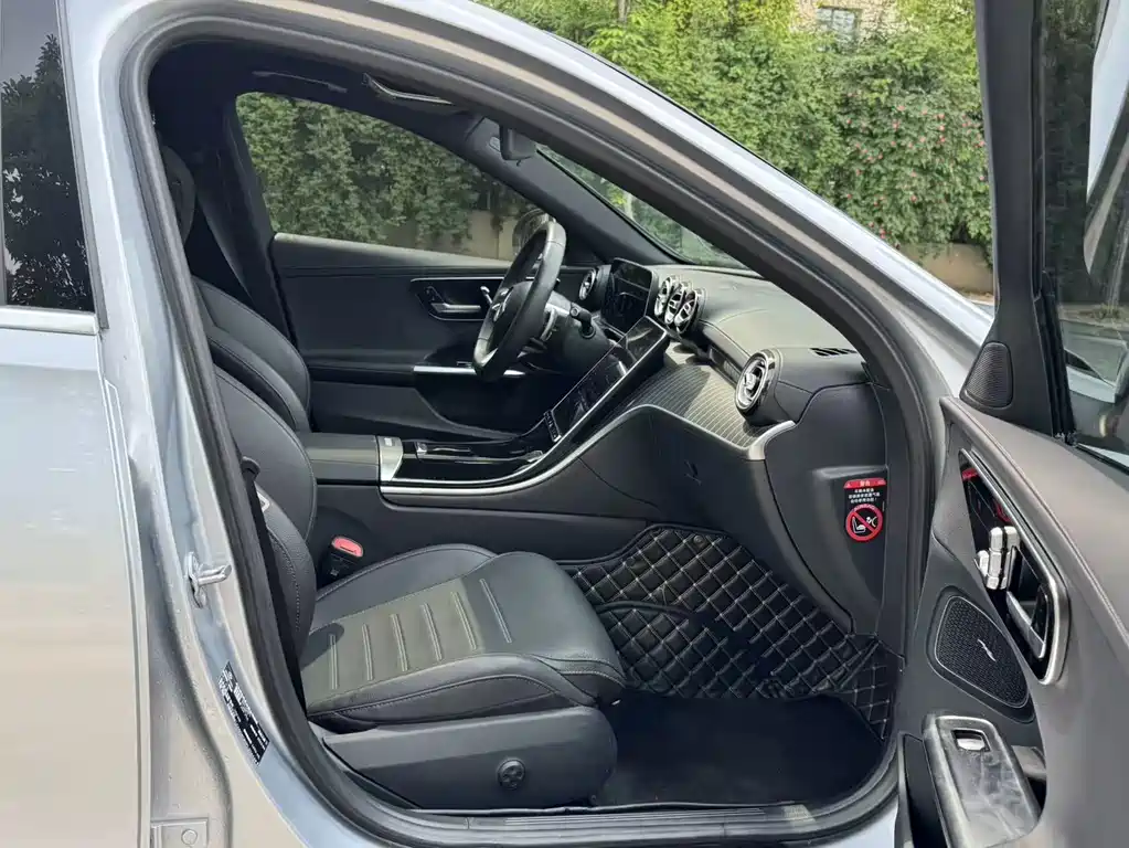 Mercedes-Benz C-Class 2023 — фото 11