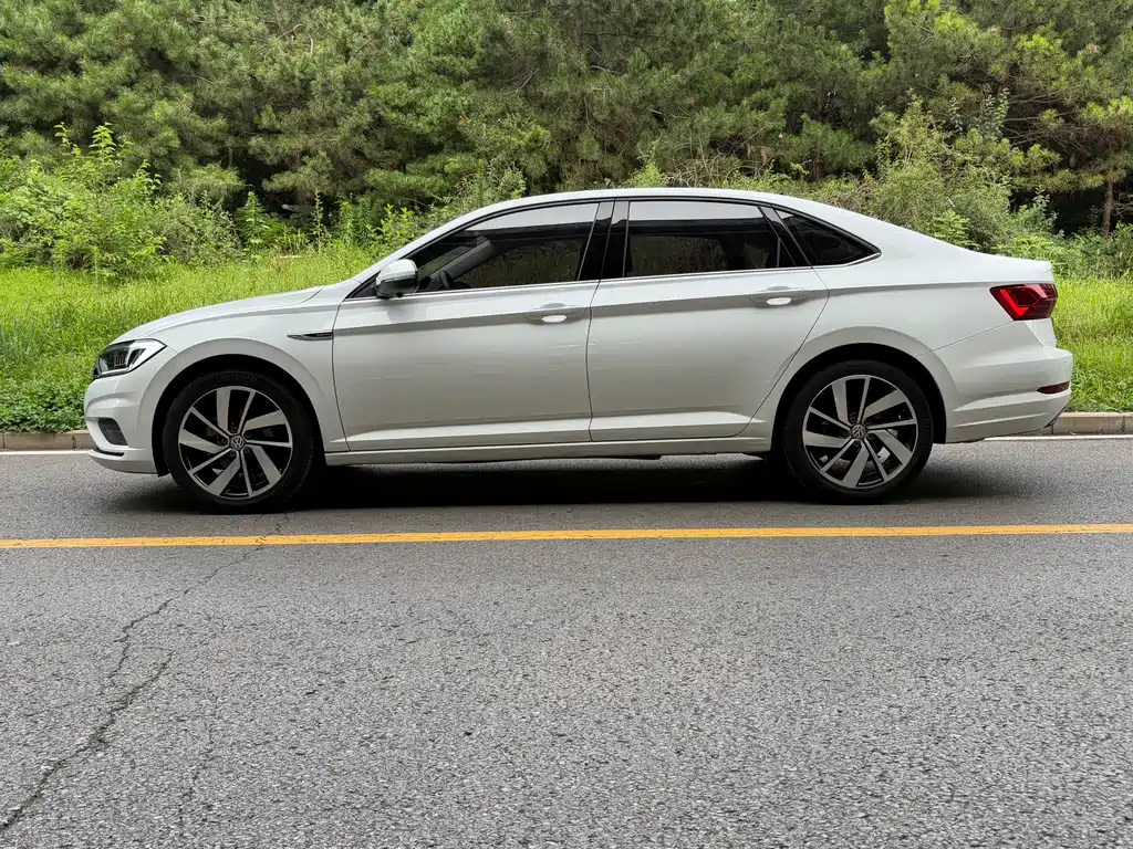 Volkswagen Sagitar 2021