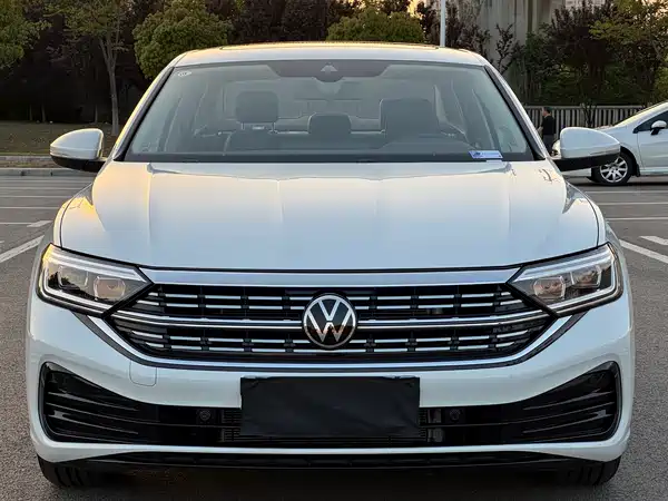 Volkswagen Sagitar 2025