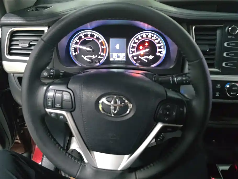 Toyota Highlander 2017 — фото 15