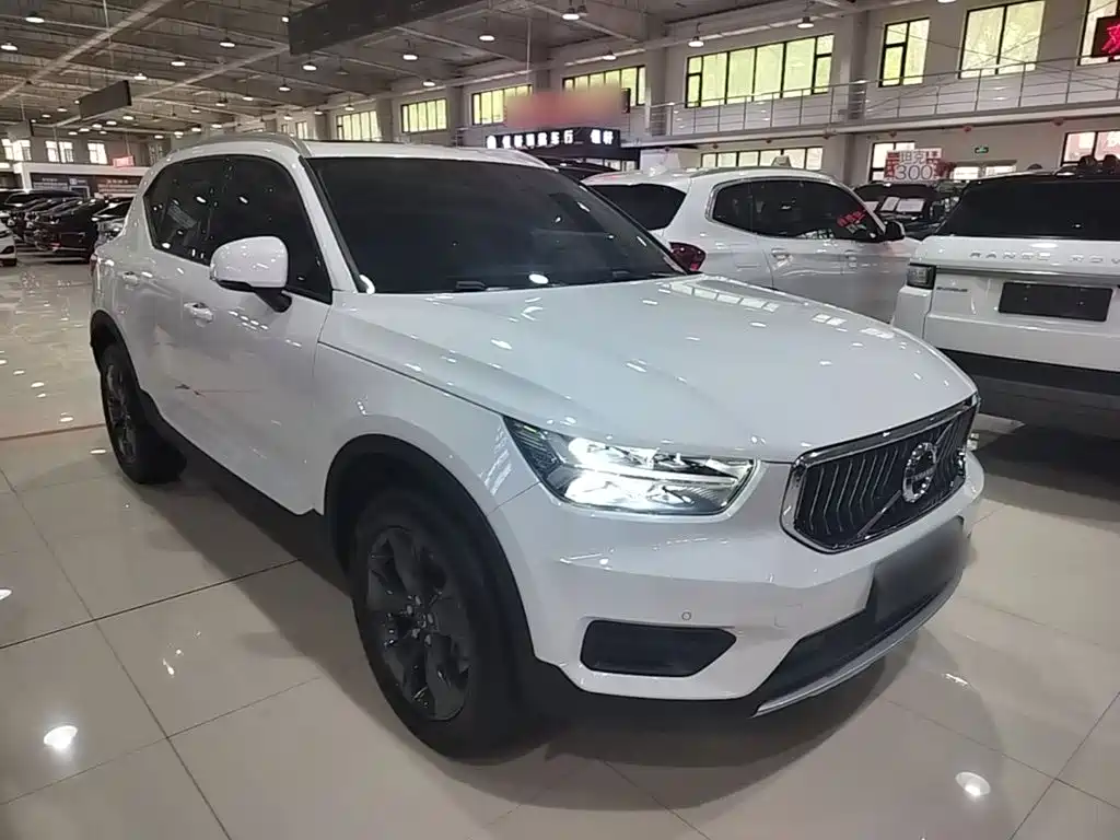 Volvo XC40 2022 — фото 22