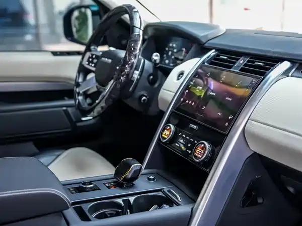 Land Rover Discovery 2021