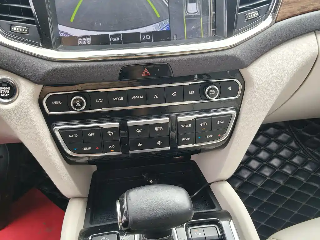 GAC Trumpchi GS8 2017 — фото 8