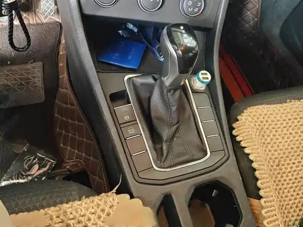 Volkswagen Sagitar 2019