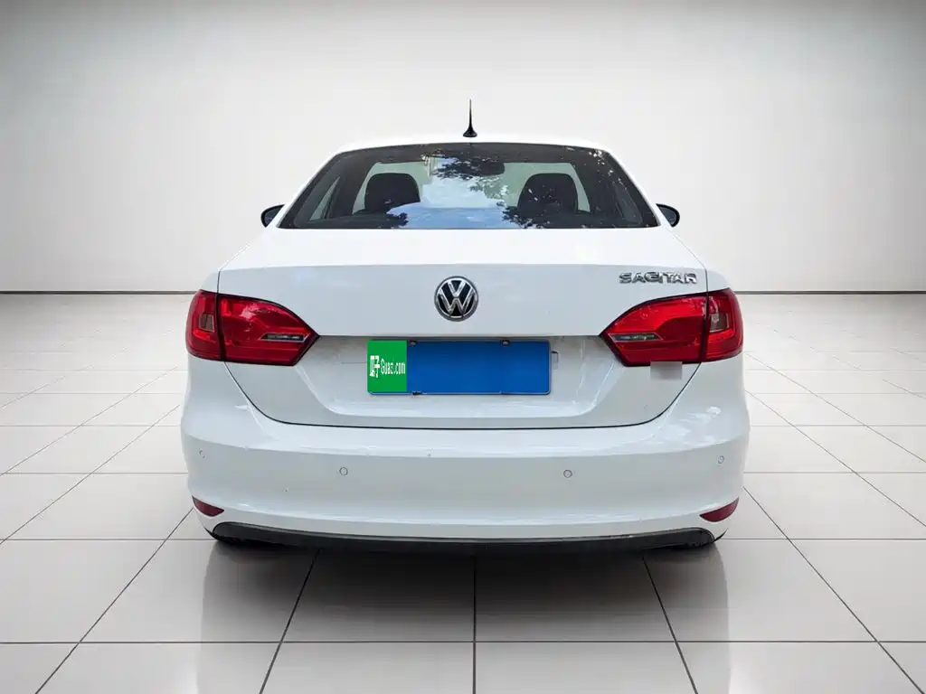 Volkswagen Sagitar 2014