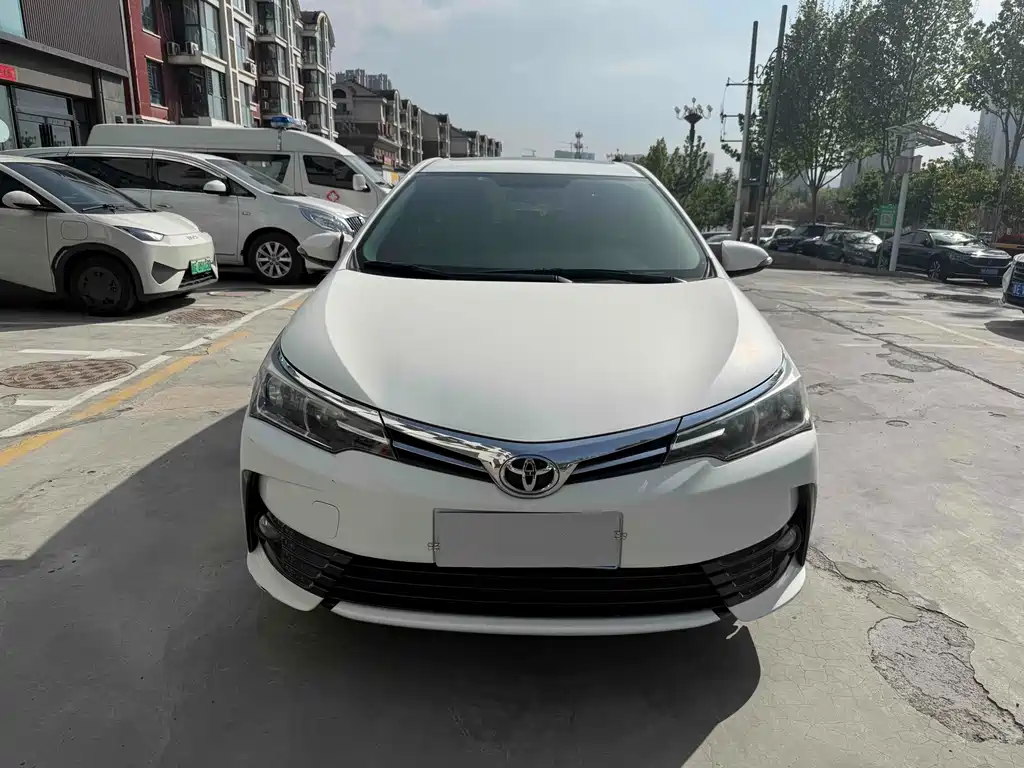 Toyota Corolla 2017 — фото 2