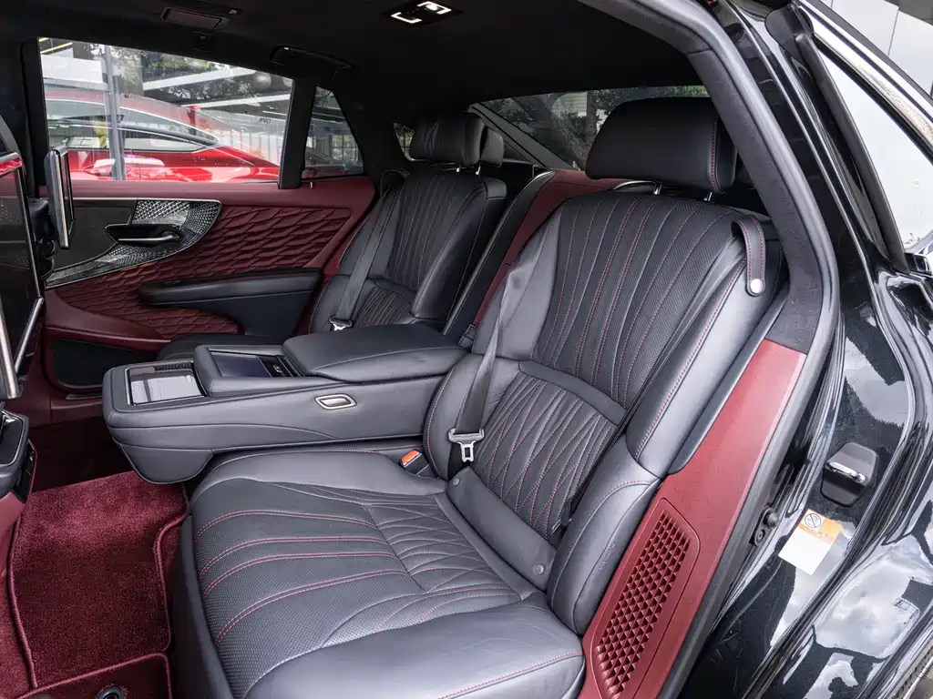 Lexus LS 2019 — фото 12