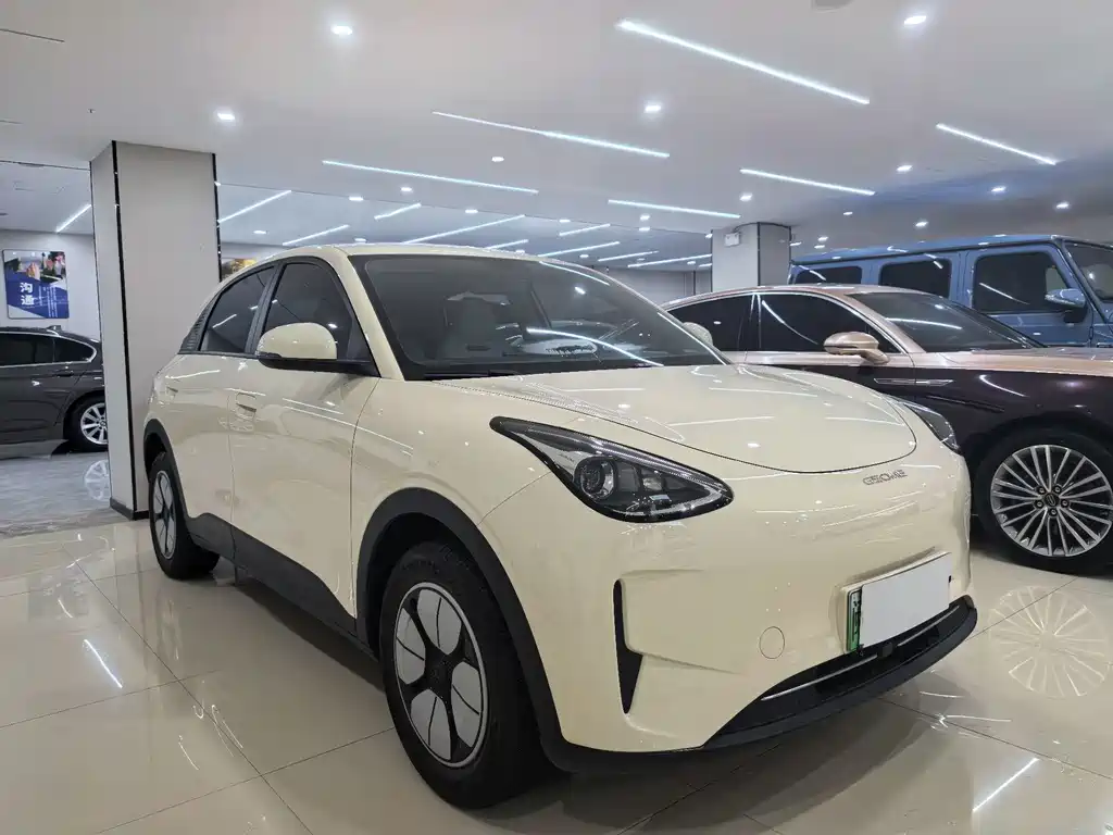 Geely Galaxy Starwish 2025 — фото 3