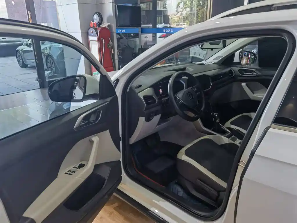 Volkswagen T-Cross 2023