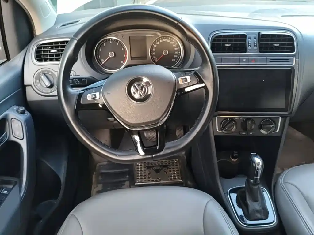 Volkswagen Polo 2018 — фото 15