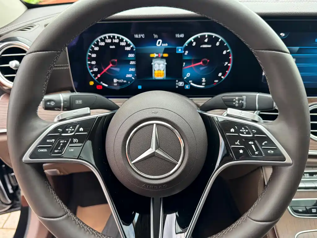 Mercedes-Benz E-Class 2022 — фото 37