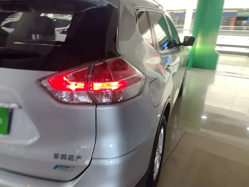 Nissan X-Trail 2015 — фото 8