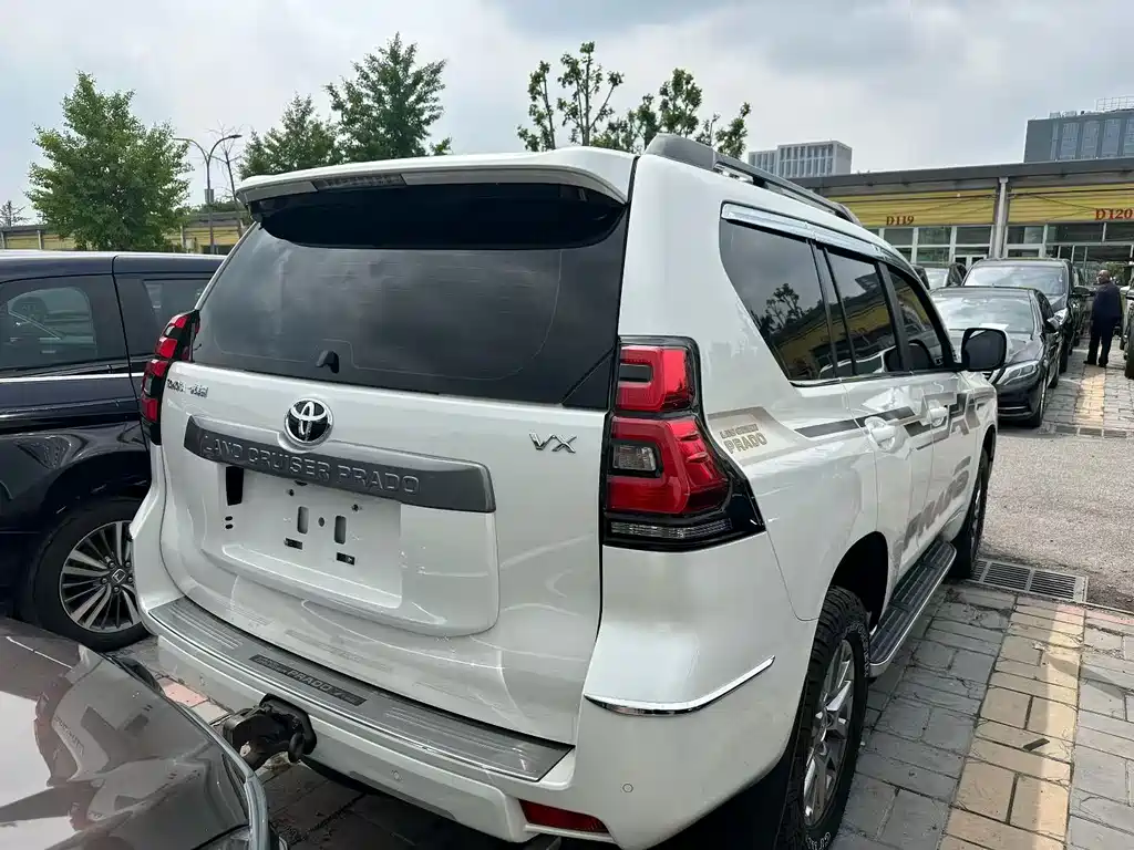 Toyota Prado 2018 — фото 9