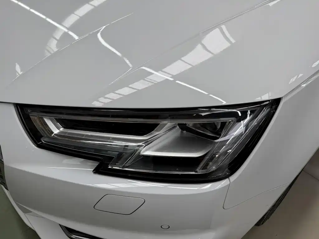 Audi A4L 2018
