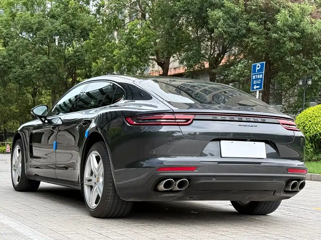 Porsche Panamera 2018 — фото 21