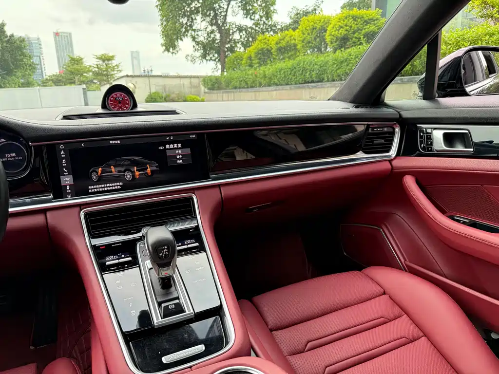 Porsche Panamera 2018 — фото 10