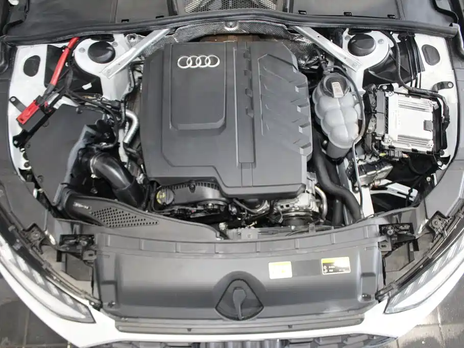 Audi A4L 2024 — фото 15