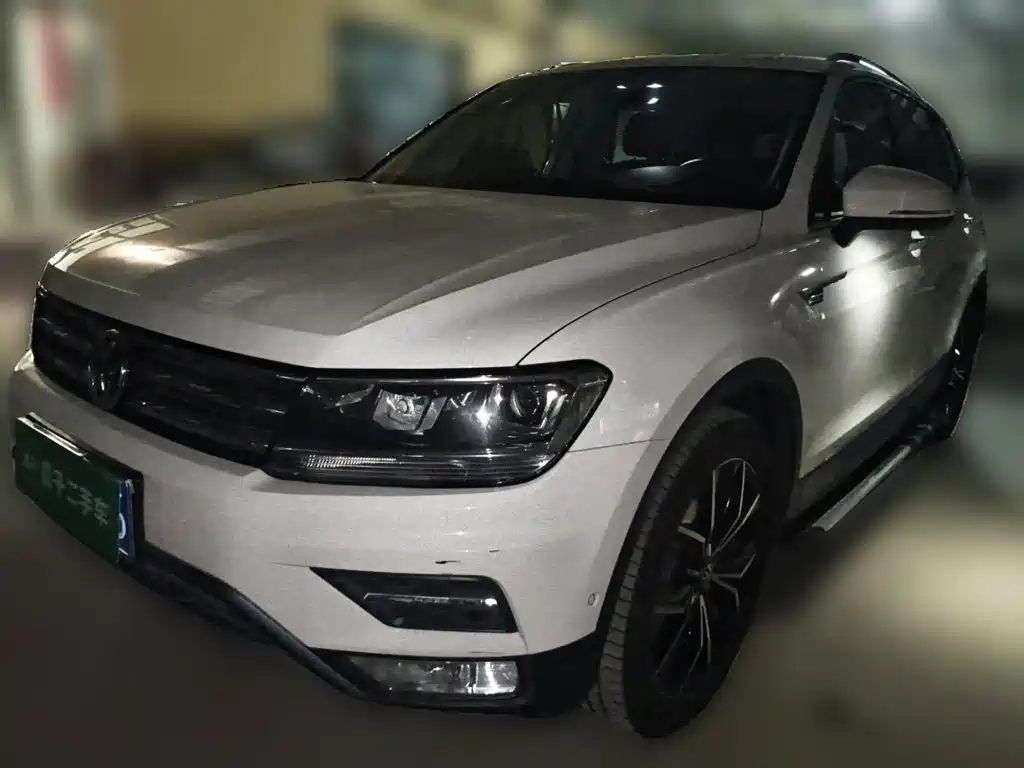 Volkswagen Tiguan L 2020 — фото 1