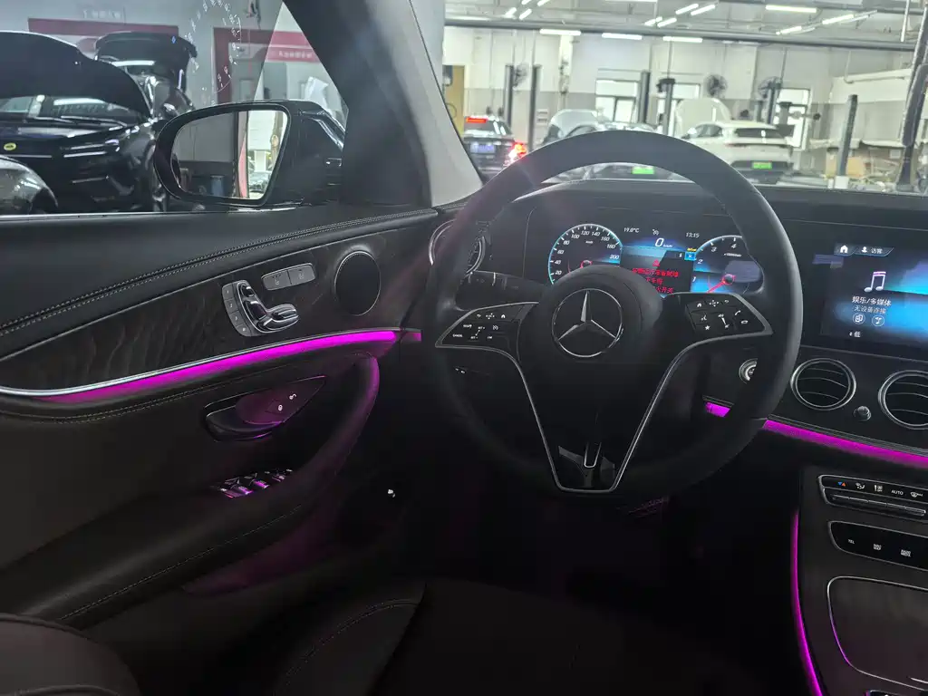 Mercedes-Benz E-Class 2023 — фото 21