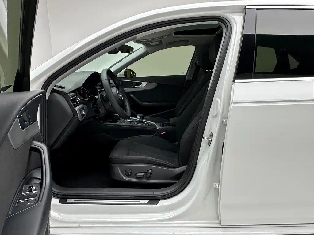 Audi A4L 2019