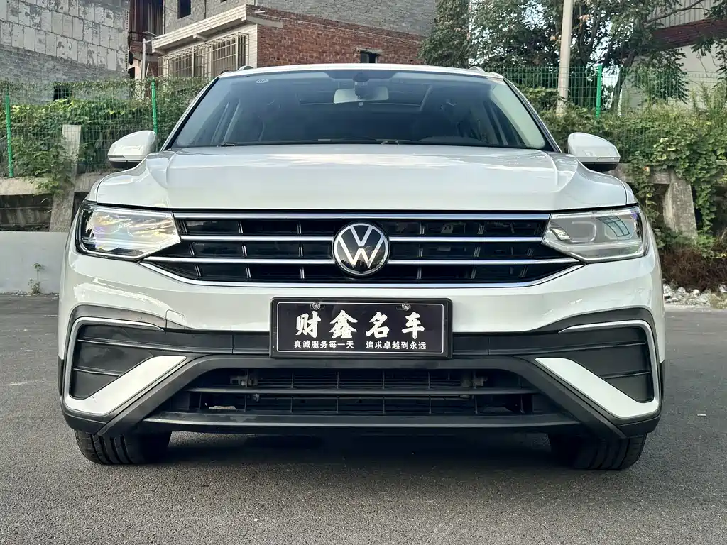 Volkswagen Tiguan L 2023 — фото 2