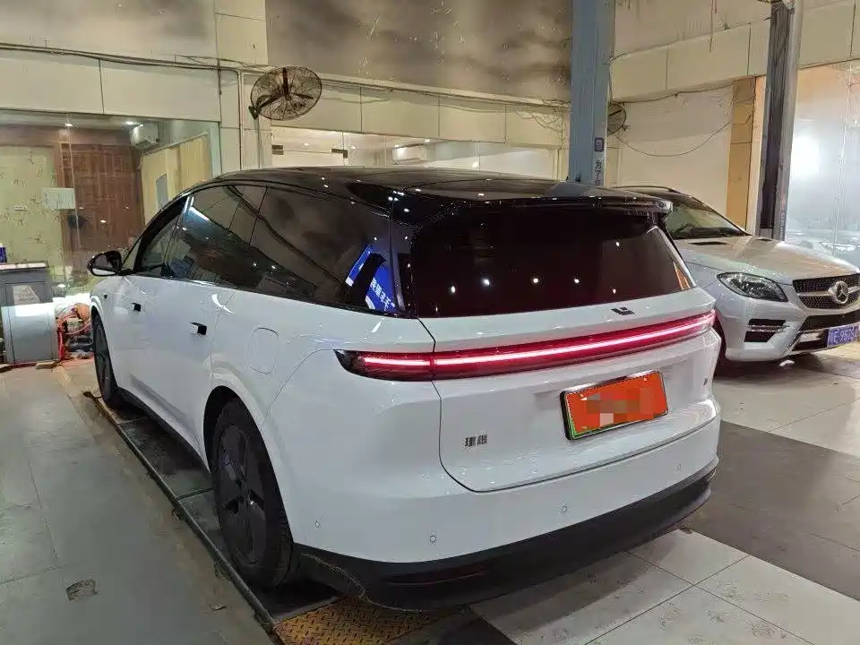 Li Auto i8 2026