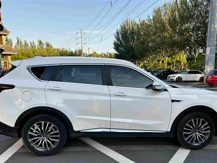 Jetour X70 PLUS 2023 — фото 18
