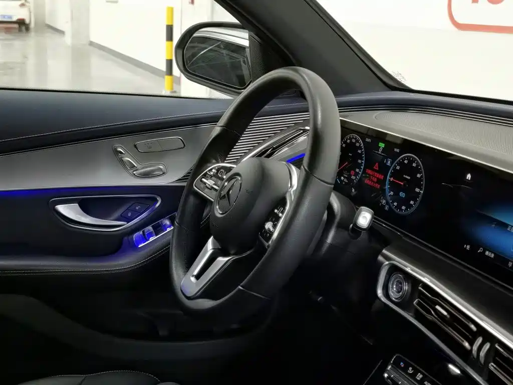 Mercedes-Benz EQC 2020 — фото 22
