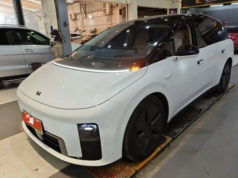 Li Auto i8 2026