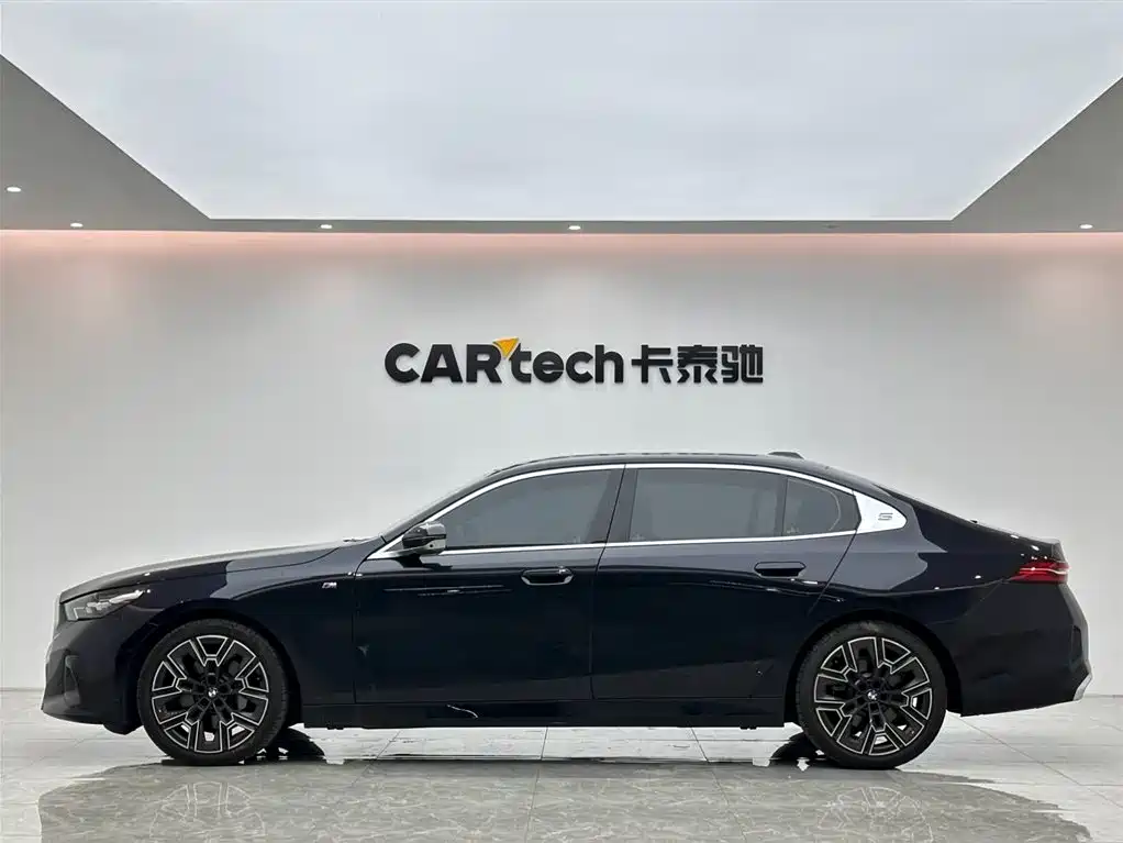 BMW 5 Series 2025