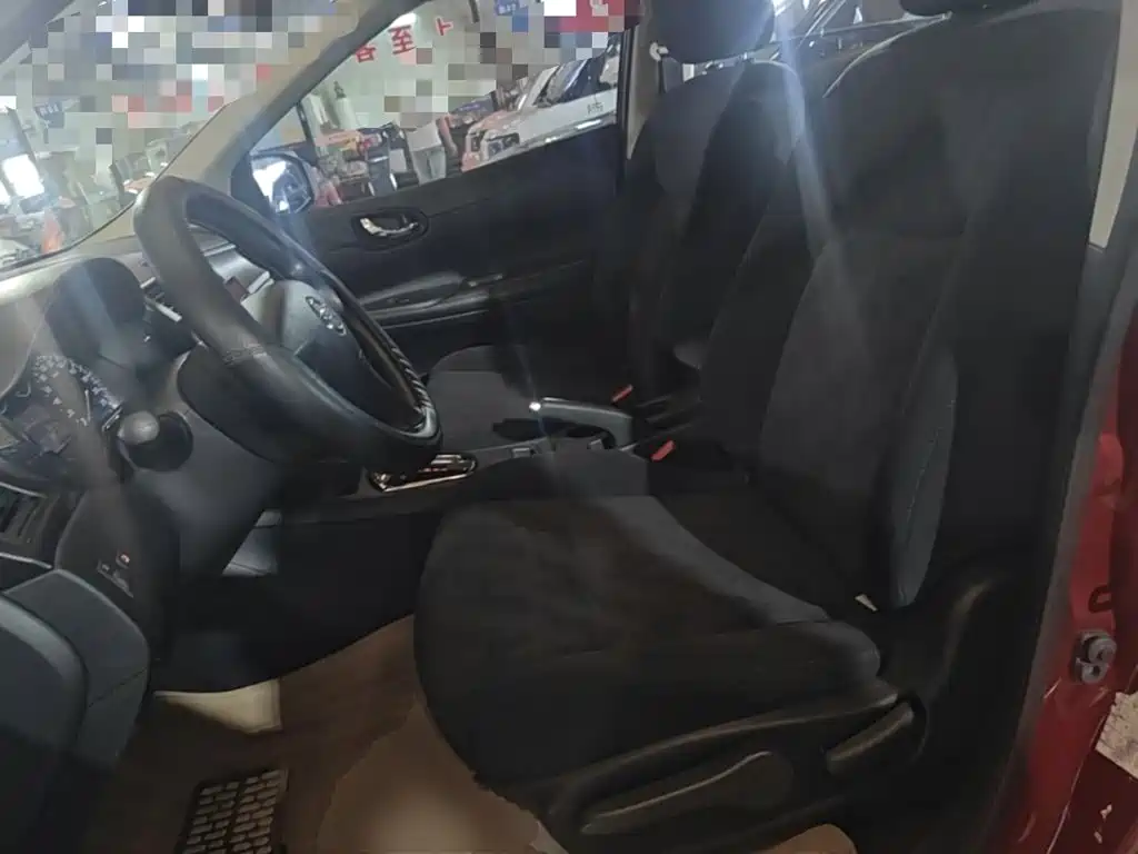 Nissan Tiida 2015 — фото 15