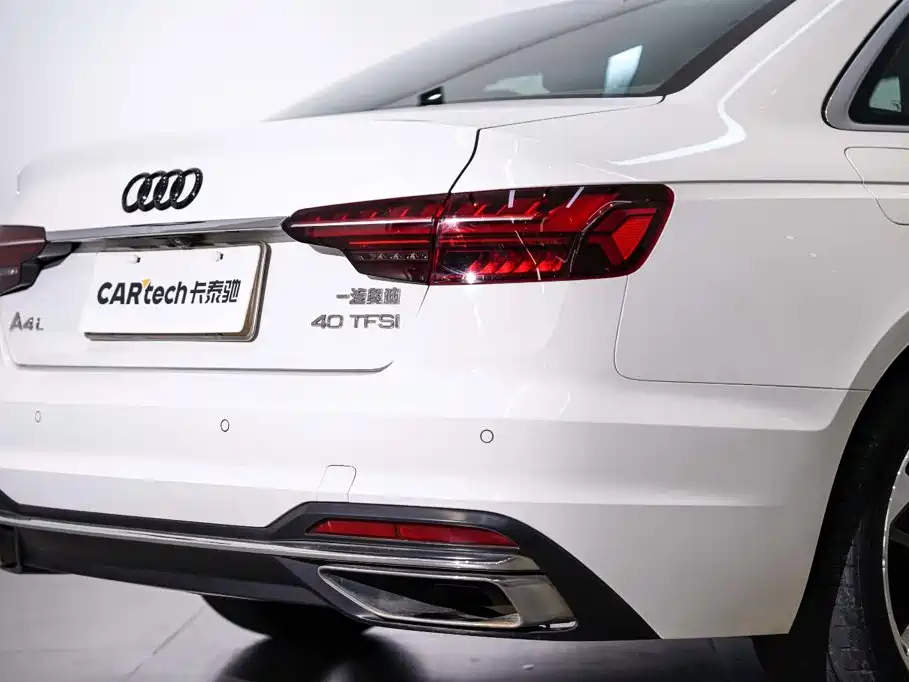 Audi A4L 2022 — фото 30