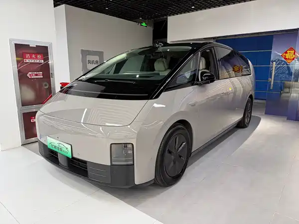 Li Auto MEGA 2024
