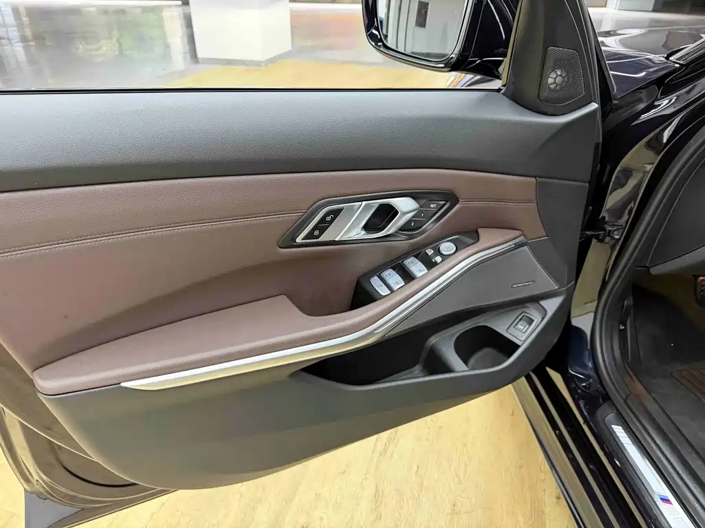 BMW 3 Series 2025