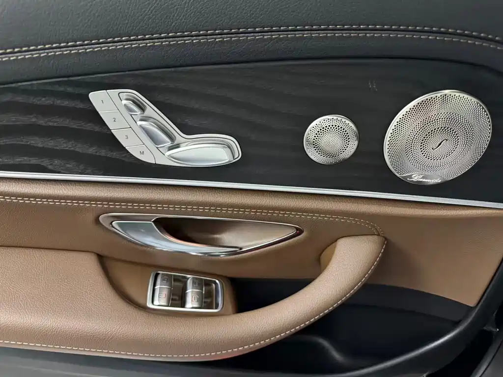 Mercedes-Benz E-Class 2022 — фото 13