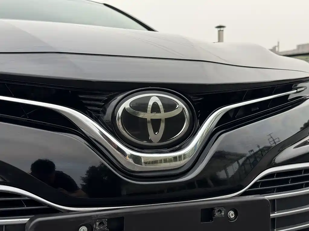 Toyota Camry 2019 — фото 3