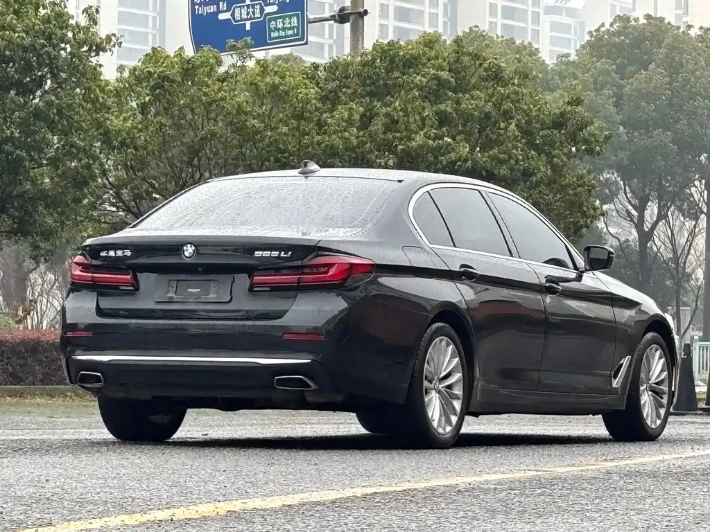 BMW 5 Series 2021 — фото 4