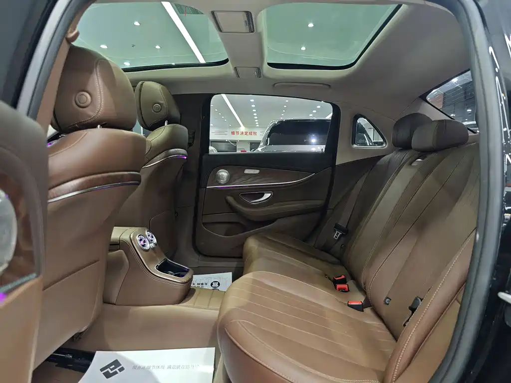 Mercedes-Benz E-Class 2023 — фото 16