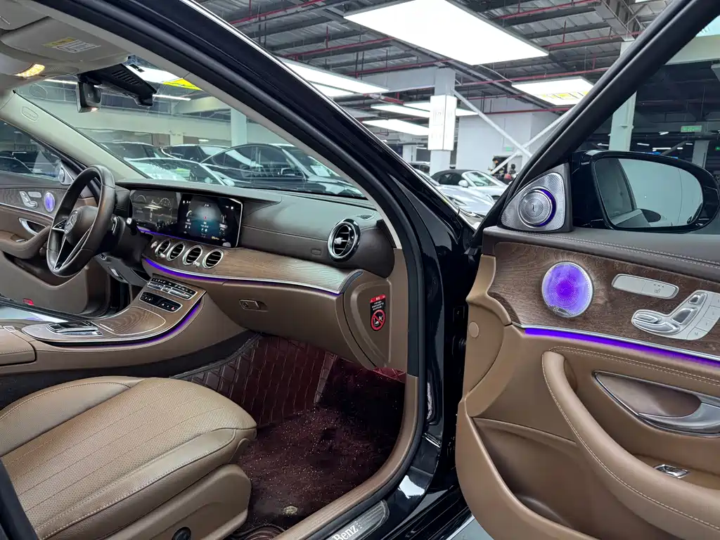 Mercedes-Benz E-Class 2022 — фото 14
