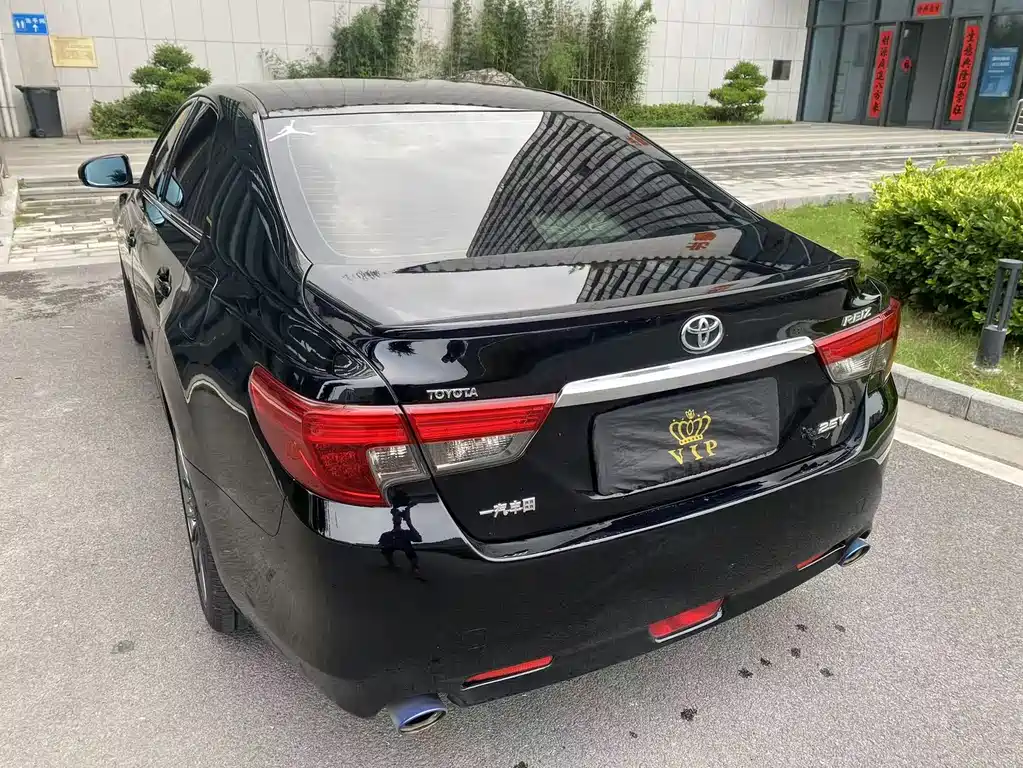 Toyota Reiz 2014