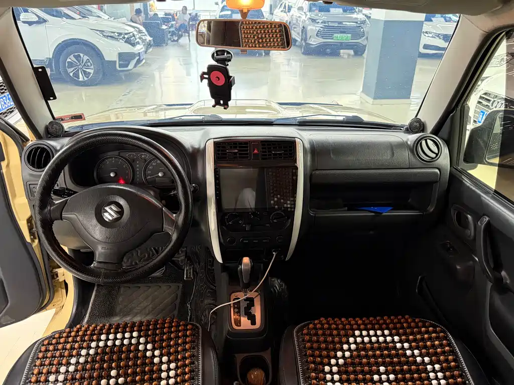 Suzuki Jimny 2013