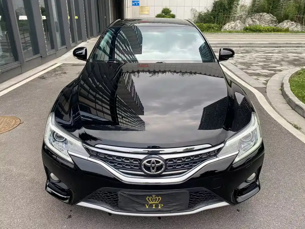 Toyota Reiz 2014