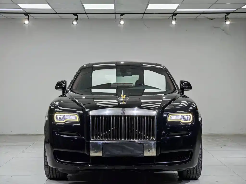 Rolls-Royce Ghost 2015 — фото 1