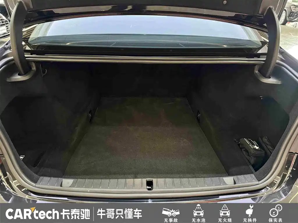 BMW 7 Series 2017 — фото 13
