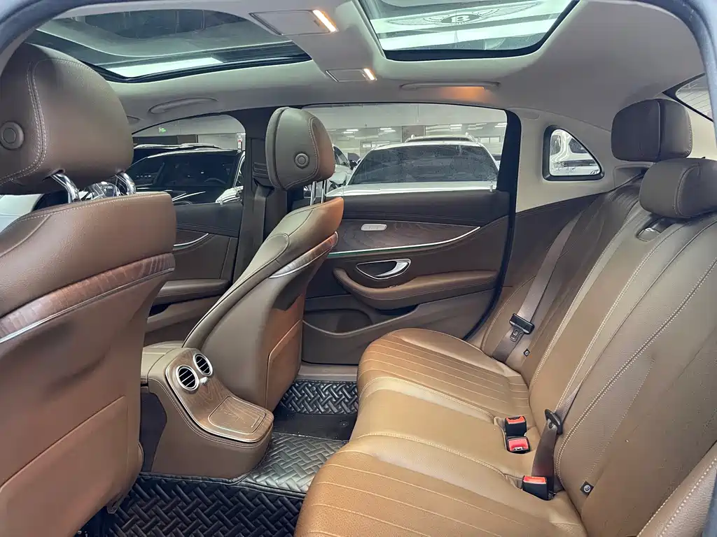 Mercedes-Benz E-Class 2022