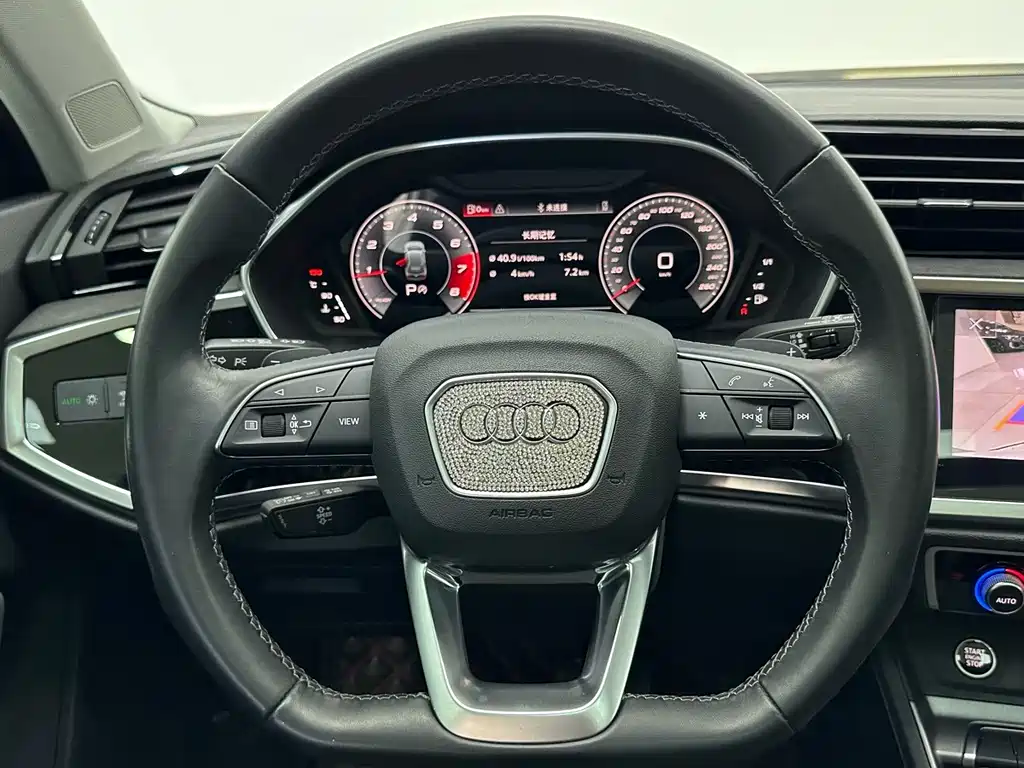 Audi Q3 2023 — фото 11