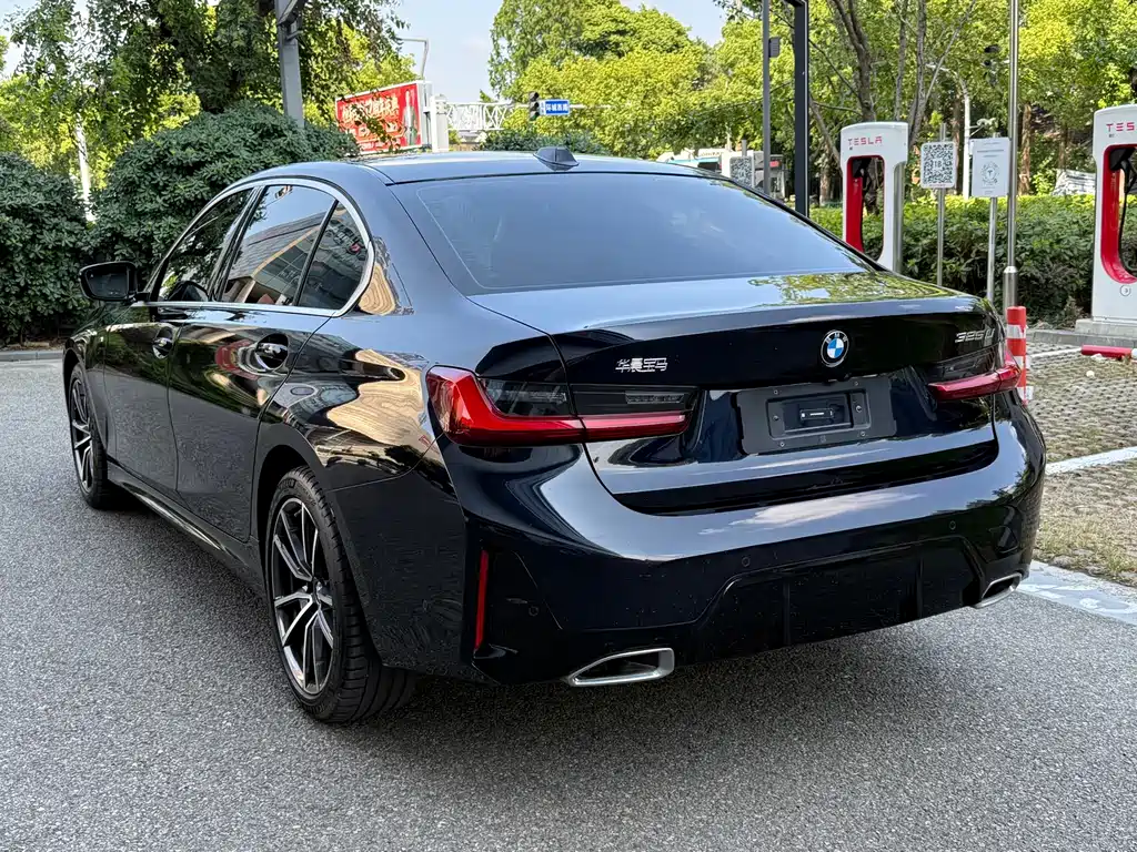 BMW 3 Series 2025 — фото 17