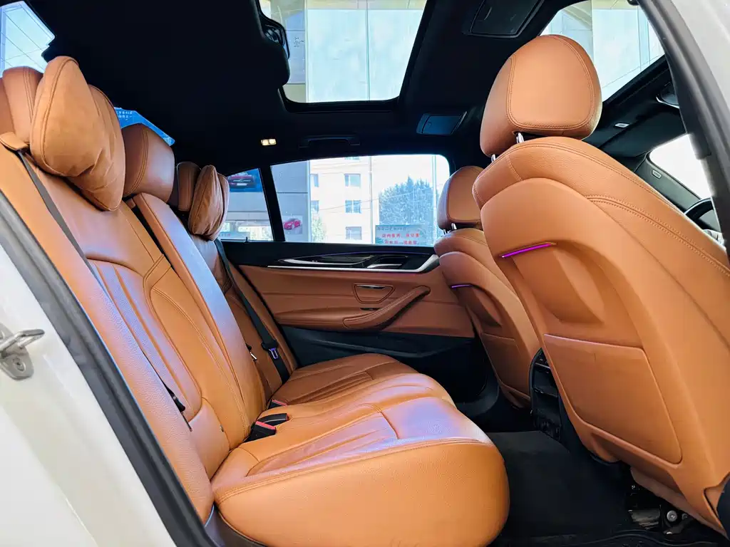 BMW 5 Series 2018 — фото 12