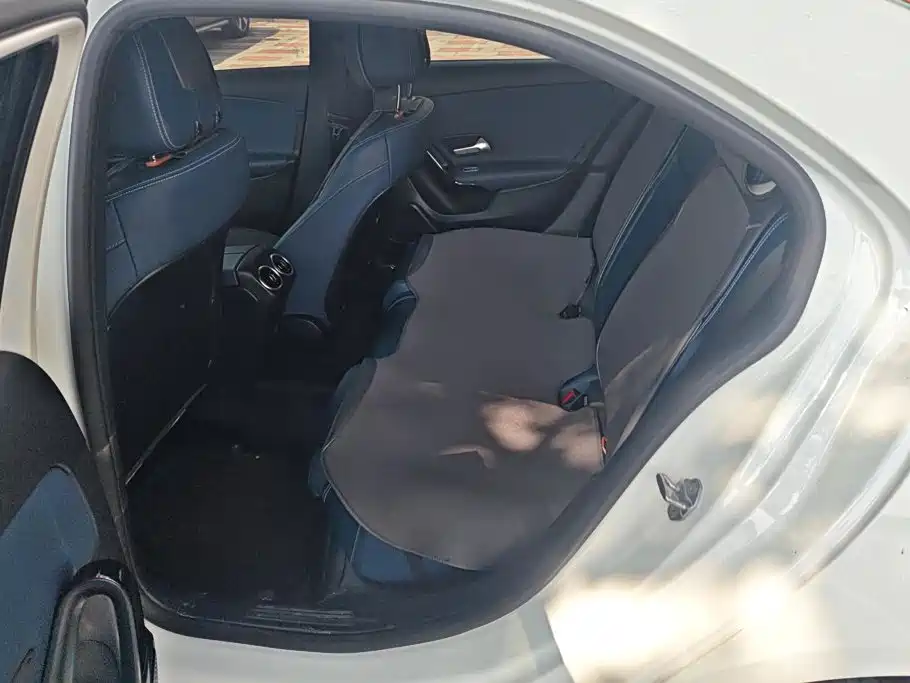Mercedes-Benz A-Class 2022 — фото 11